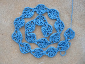 I try my hand at May Cheang's Roda Scarf