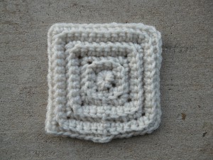 The foundation motif of Maggy Ramsay's Textured Squares Afghan